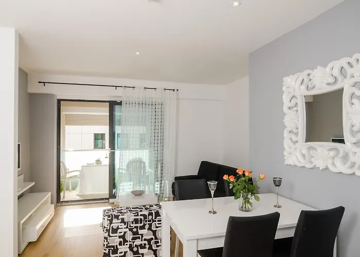 Apartment Atlant - One Bedroom Apartment With Balcony And Side Sea View