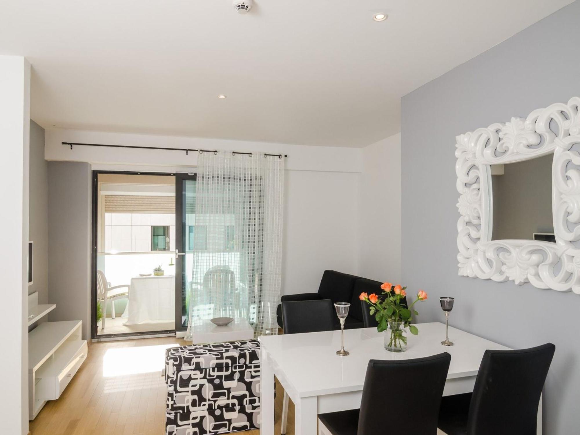 Apartamento Atlant - One Bedroom With Balcony And Side Sea View