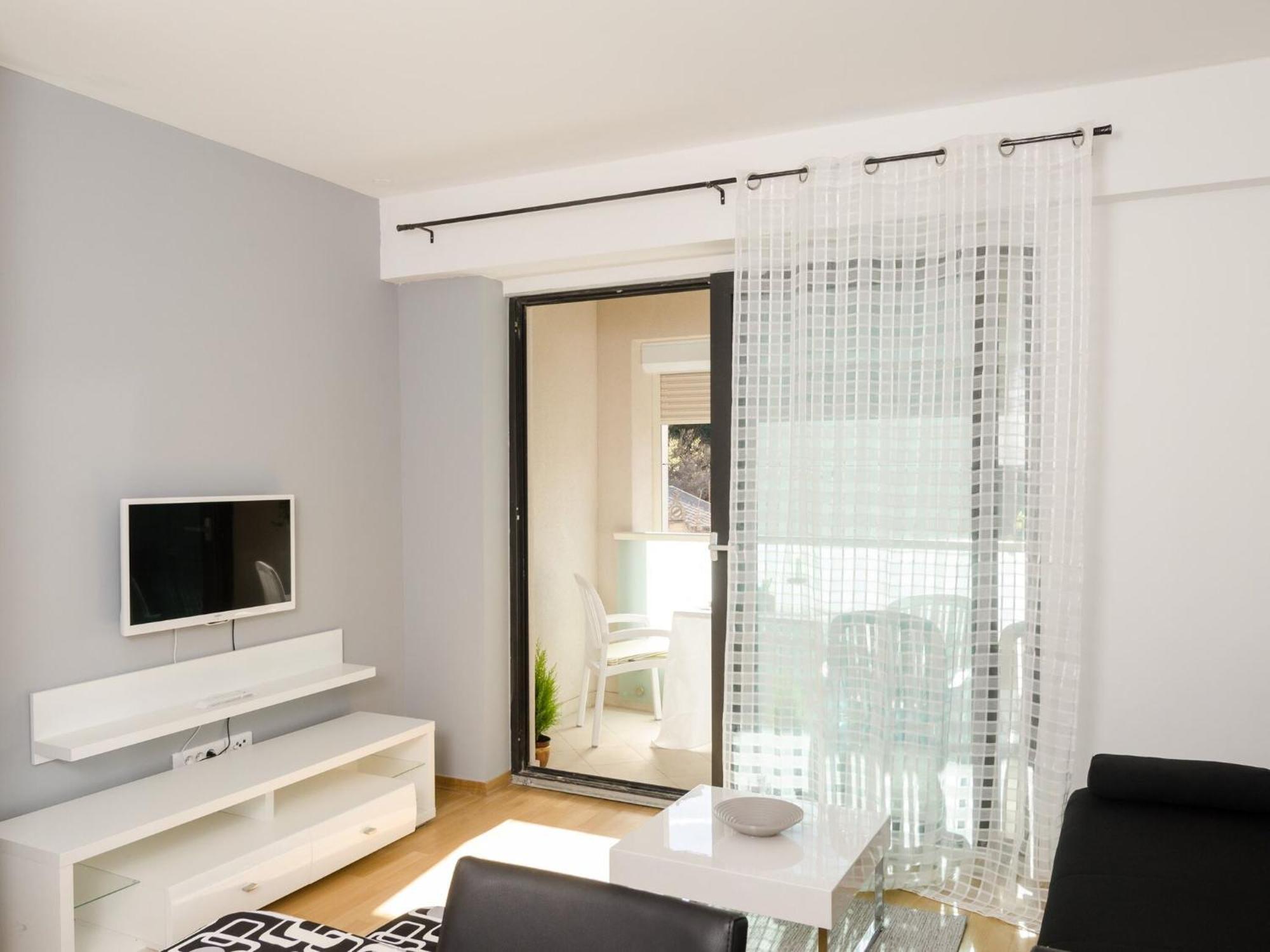 Atlant - One Bedroom With Balcony And Side Sea View Ragusa